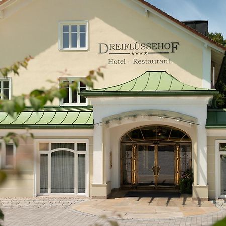 Hotel Dreifluessehof パッサウ エクステリア 写真