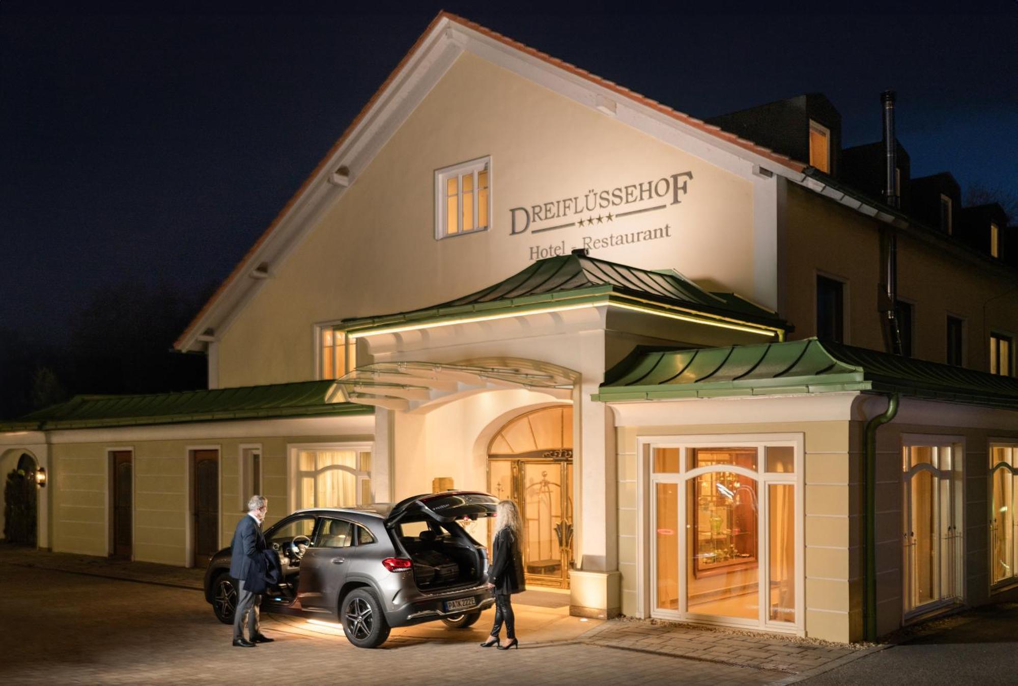 Hotel Dreifluessehof パッサウ エクステリア 写真