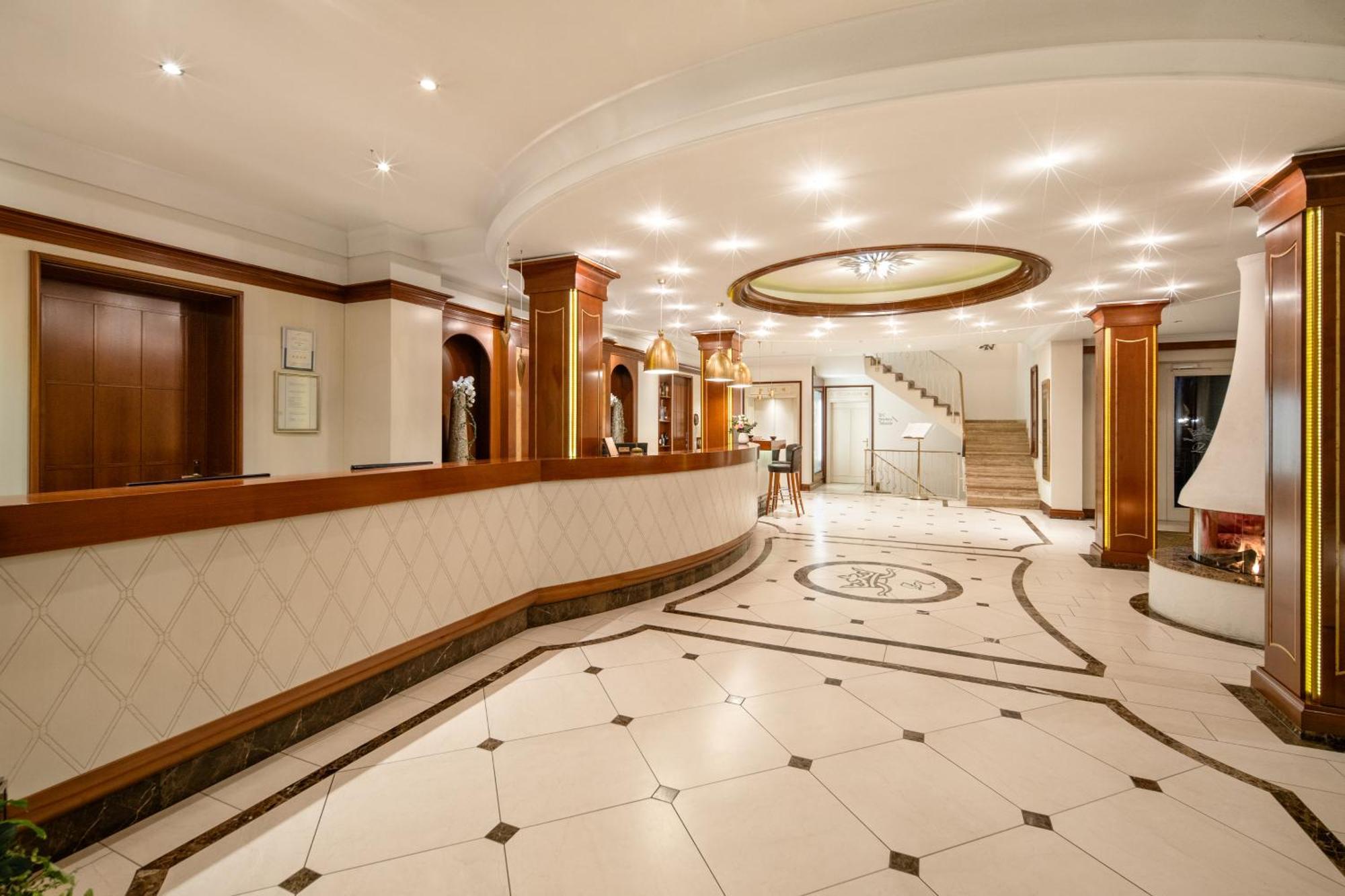 Hotel Dreifluessehof パッサウ エクステリア 写真