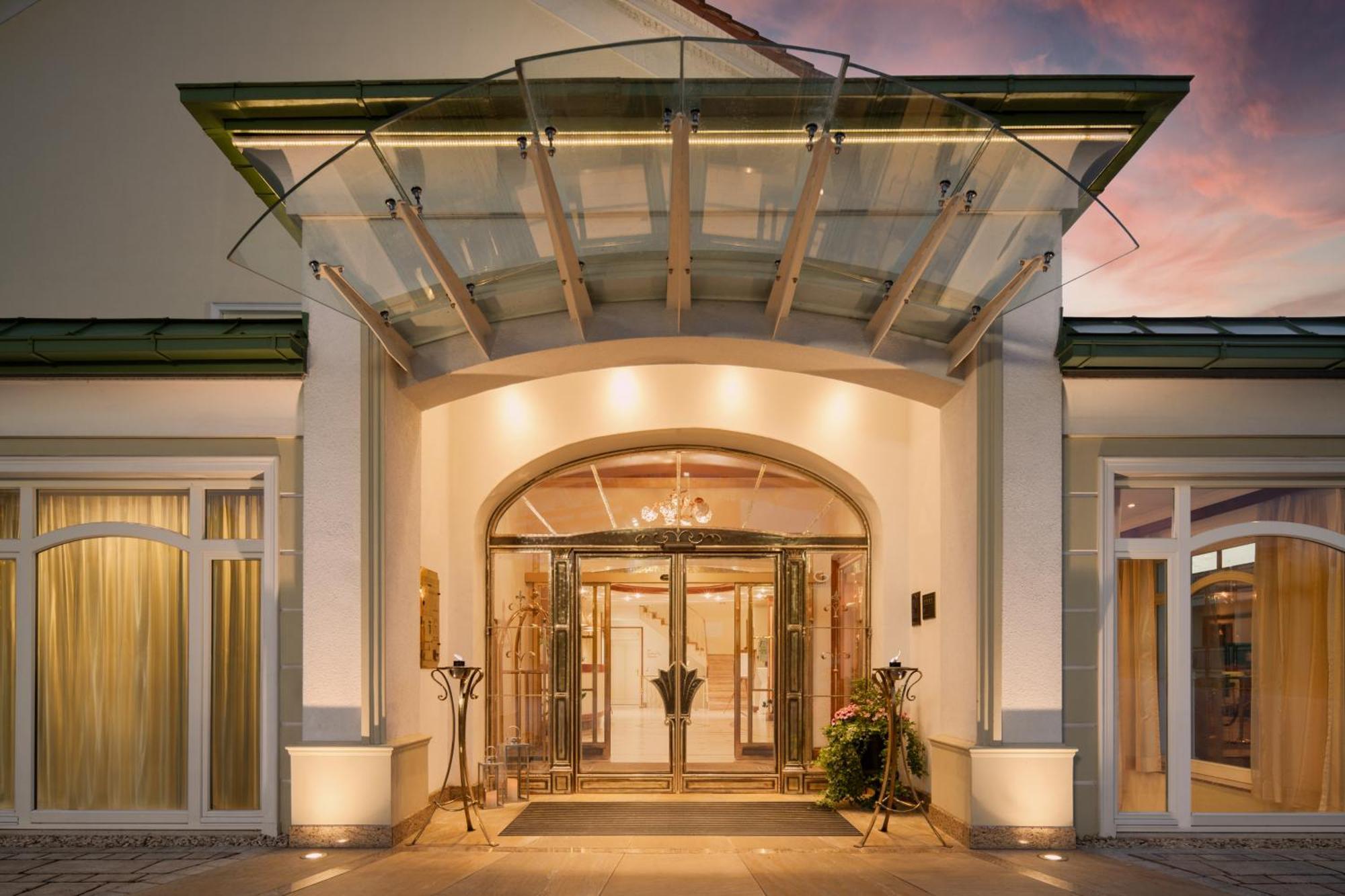 Hotel Dreifluessehof パッサウ エクステリア 写真